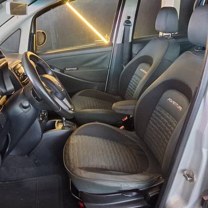 FIAT IDEA 1.8 MPI ADVENTURE 16V FLEX 4P AUTOMATIZADO FIAT IDEA 1.8 MPI ADVENTURE 16V FLEX 4P AUTOMATIZADO